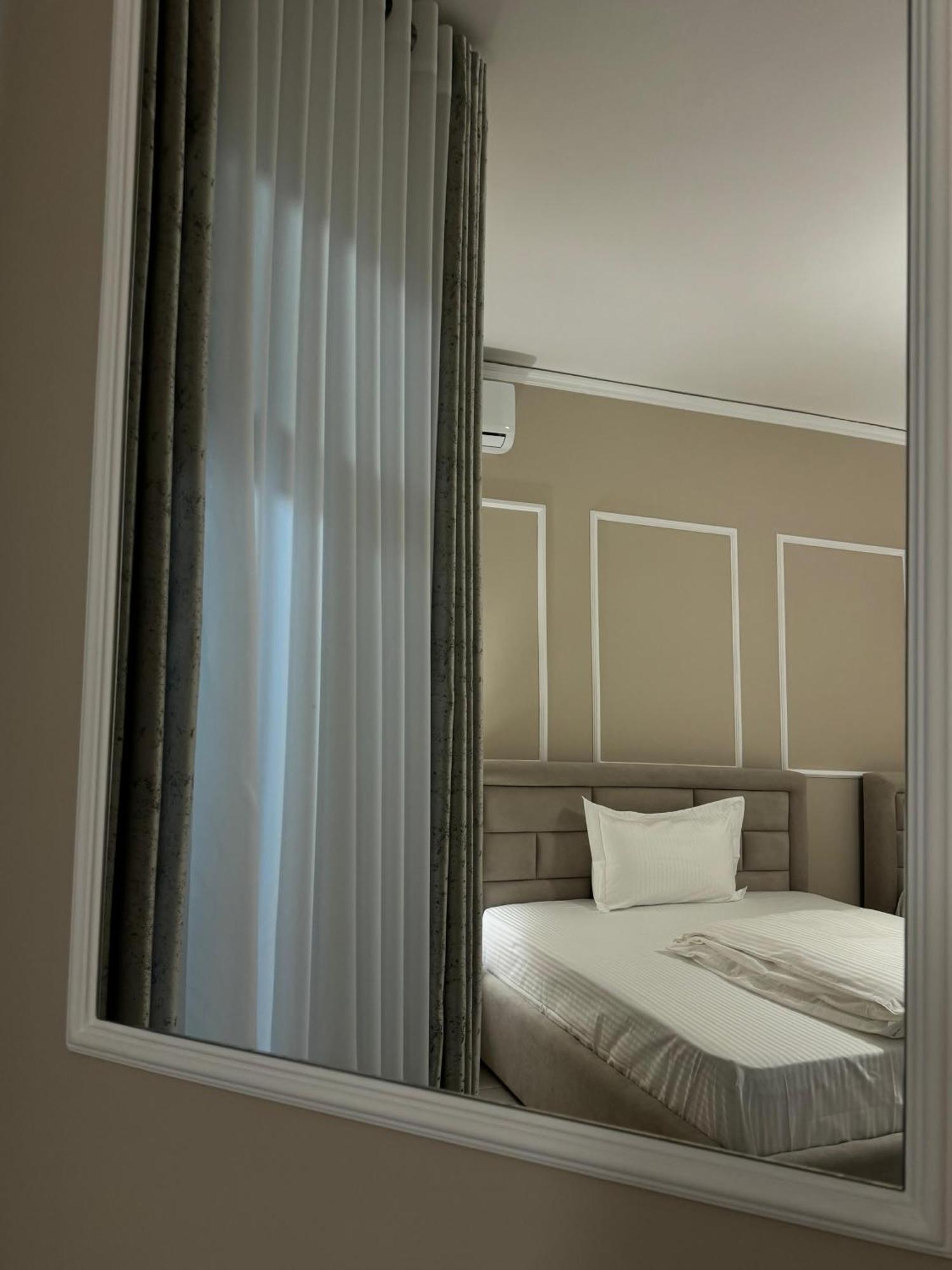 Sun Tower Luxury Suite-View From Of Tirana Center 외부 사진