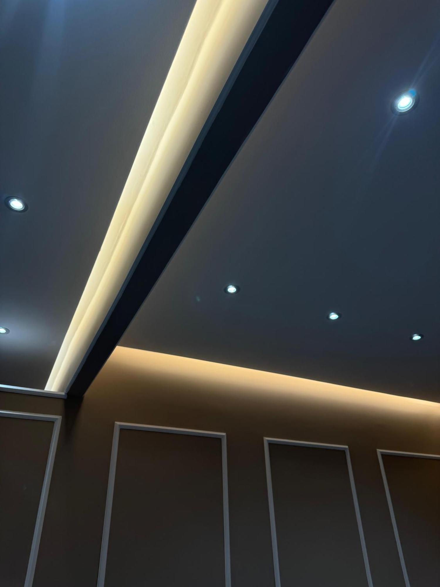 Sun Tower Luxury Suite-View From Of Tirana Center 외부 사진