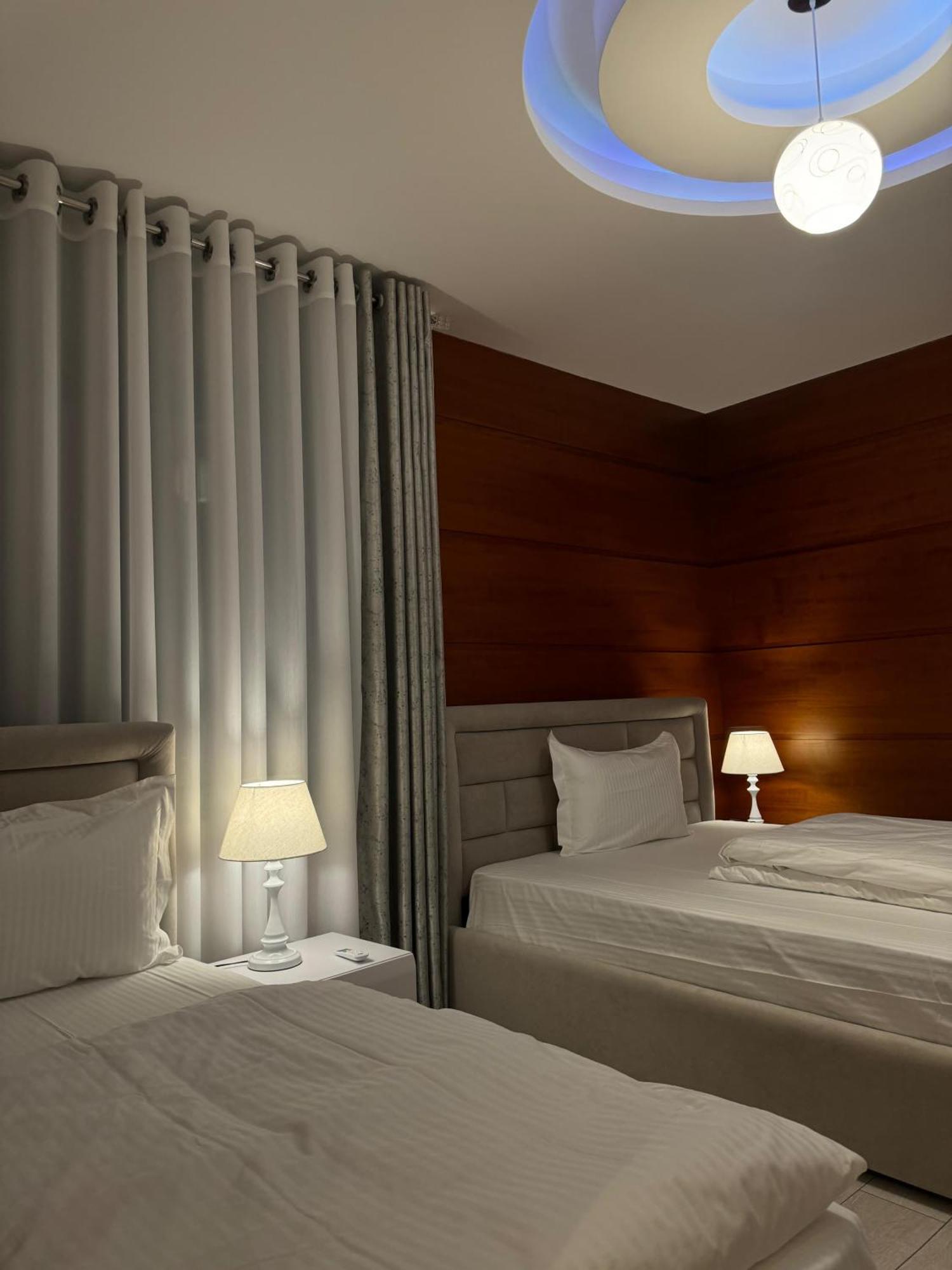 Sun Tower Luxury Suite-View From Of Tirana Center 외부 사진